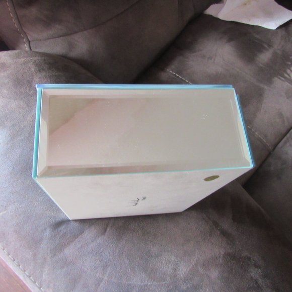 Nicole Miller Blue Agate Jewelry, Keepsake Box. - Picture 8 of 11